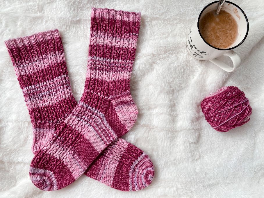 Eyelet Rib Knit Socks