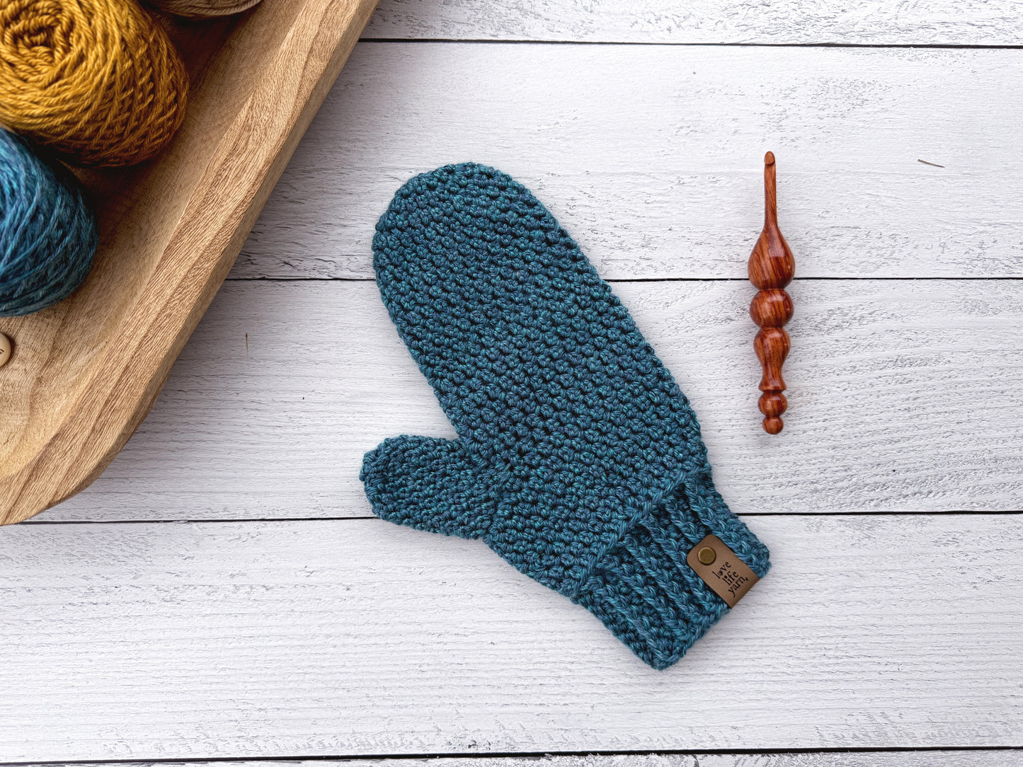 Winter Essential Crochet Mittens