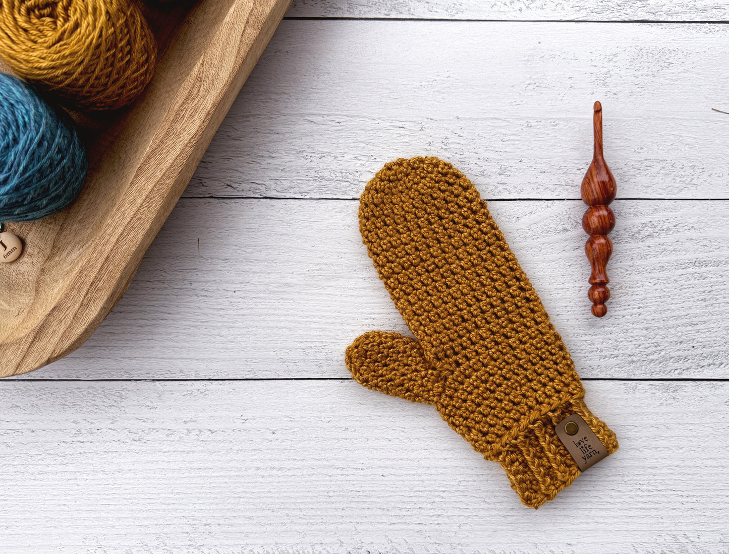 Winter Essential Crochet Mittens