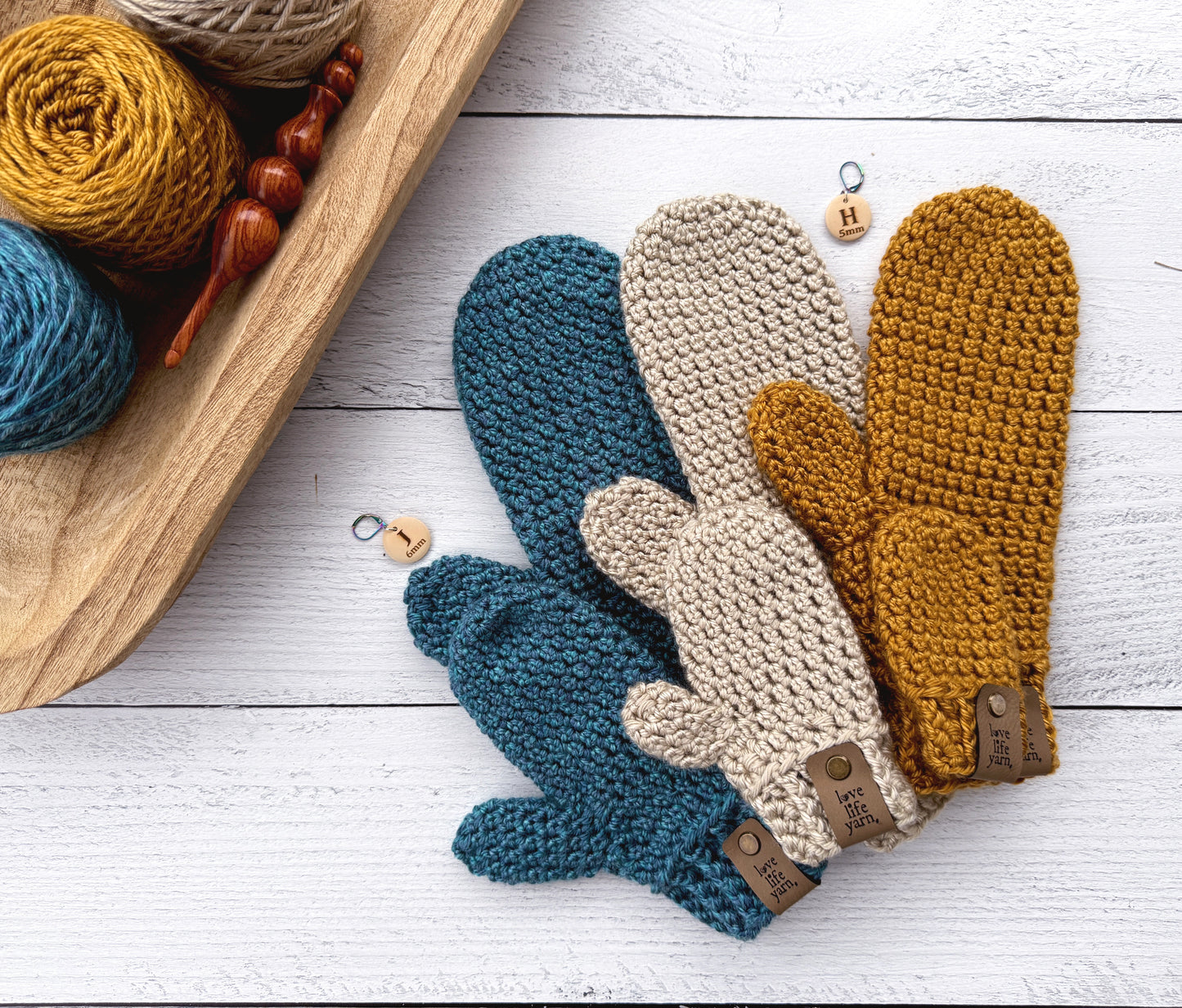 Winter Essential Crochet Mittens